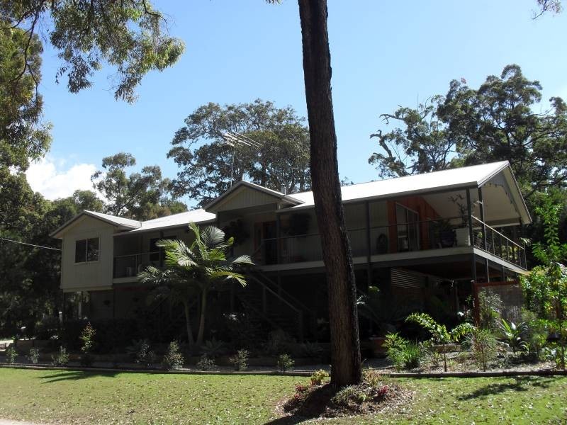 2 President Terrace, Macleay Island QLD 4184