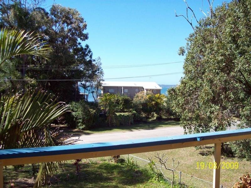11 Mawarra Street, Macleay Island QLD 4184