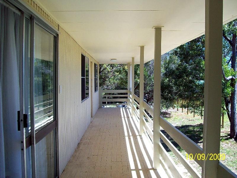 21 Hastings Terrace, Macleay Island QLD 4184