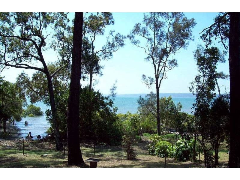 47 Blue Bay Crescent, Macleay Island QLD 4184