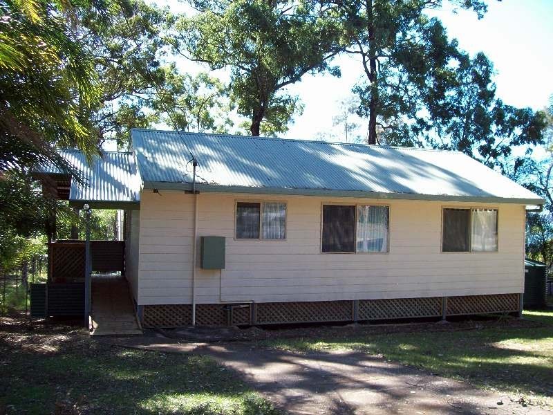 47 Blue Bay Crescent, Macleay Island QLD 4184