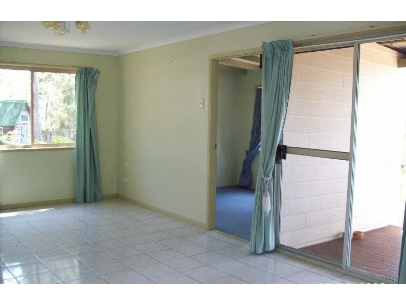 47 Blue Bay Crescent, Macleay Island QLD 4184