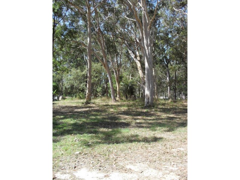 5 Baracoota Street, Macleay Island QLD 4184