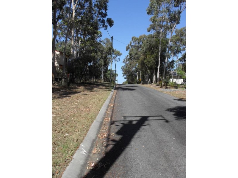 5 Baracoota Street, Macleay Island QLD 4184