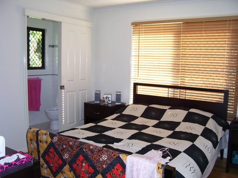 11 Cross Street, Macleay Island QLD 4184