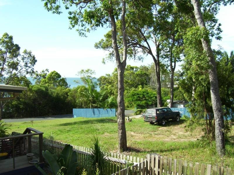 11 Cross Street, Macleay Island QLD 4184