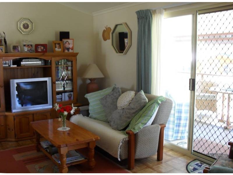 19 Alkira Street, Macleay Island QLD 4184