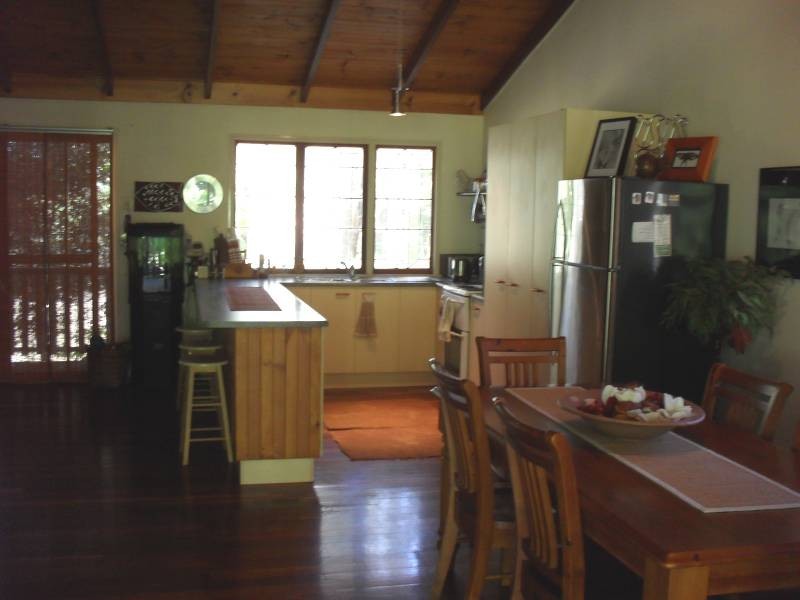 6-10 Con Street, Macleay Island QLD 4184