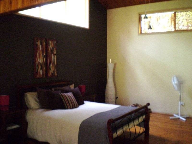 6-10 Con Street, Macleay Island QLD 4184