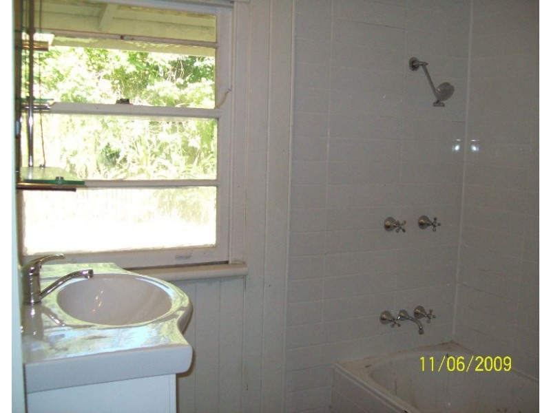 14 Allambie Street, Macleay Island QLD 4184