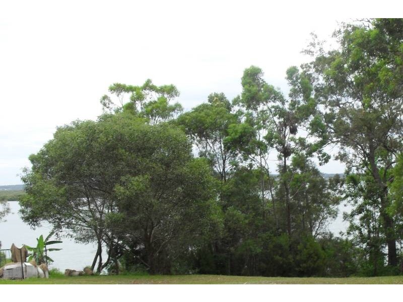 23-25 Cliff Terrace, Macleay Island QLD 4184