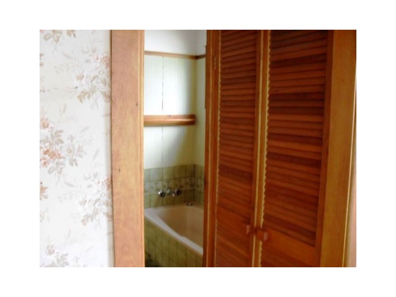 23-25 Cliff Terrace, Macleay Island QLD 4184