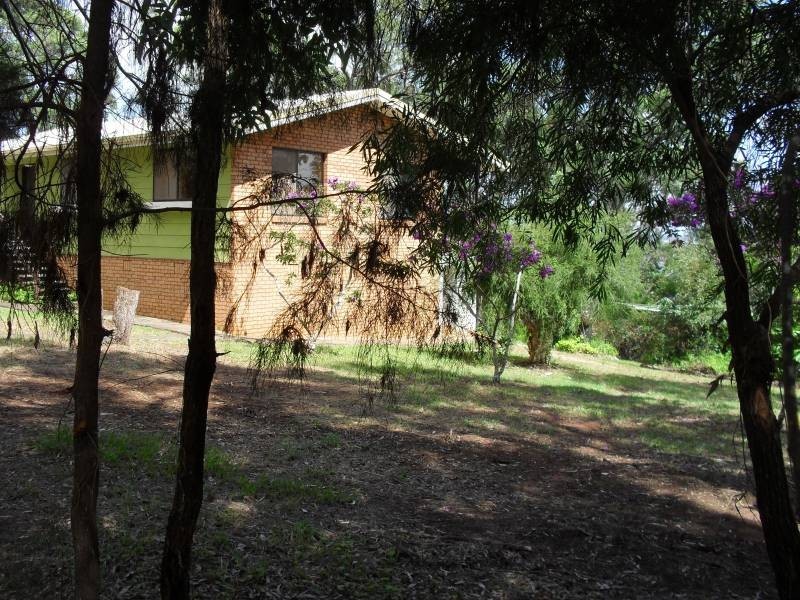 23-25 Cliff Terrace, Macleay Island QLD 4184