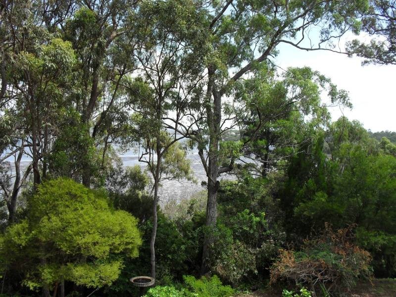 23-25 Cliff Terrace, Macleay Island QLD 4184