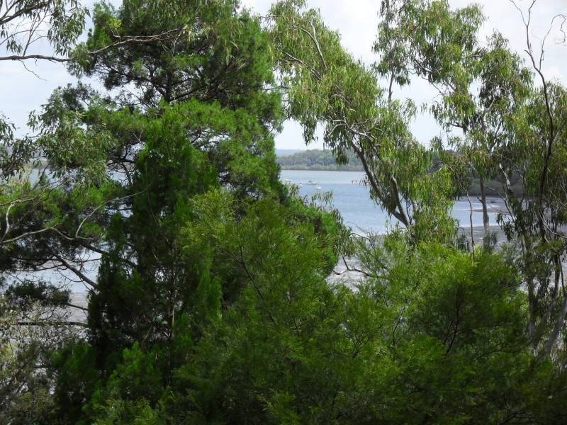 23-25 Cliff Terrace, Macleay Island QLD 4184