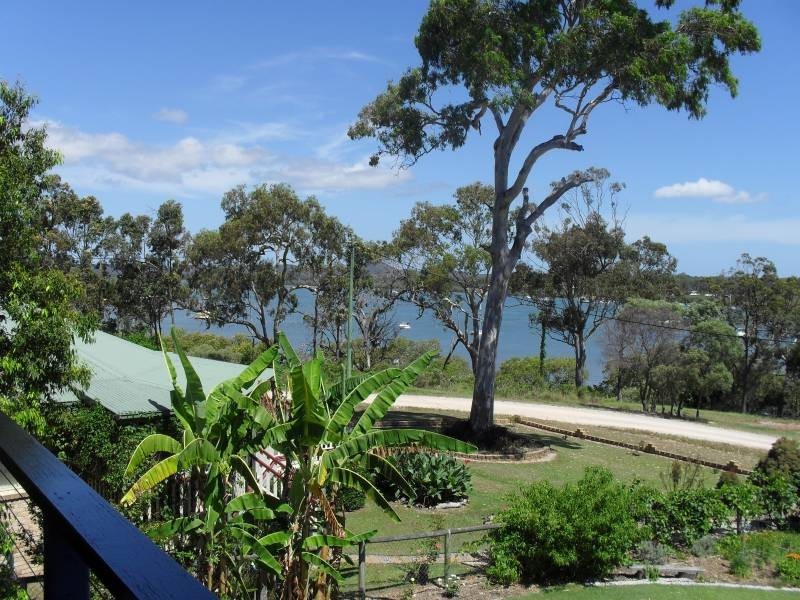 55 Scarborough Terrace, Macleay Island QLD 4184
