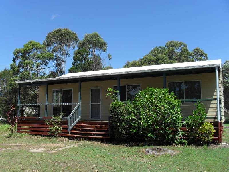 18 Kooberry Street, Macleay Island QLD 4184