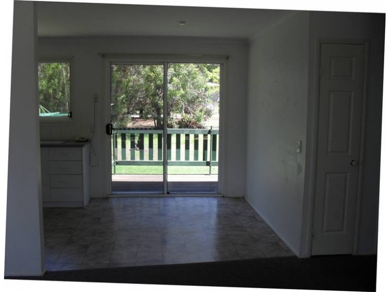 18 Kooberry Street, Macleay Island QLD 4184