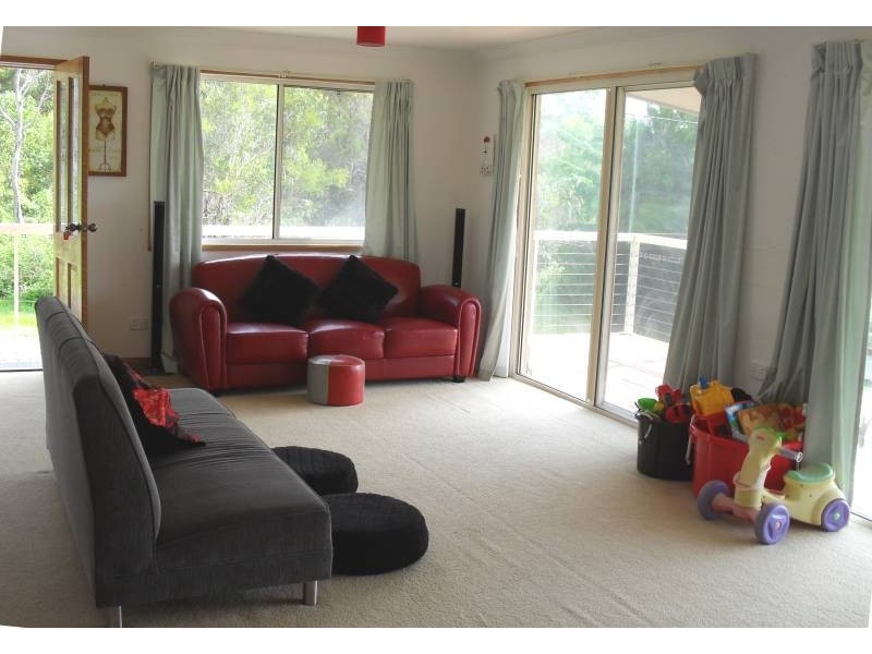 1 Koonwarra Parade, Macleay Island QLD 4184