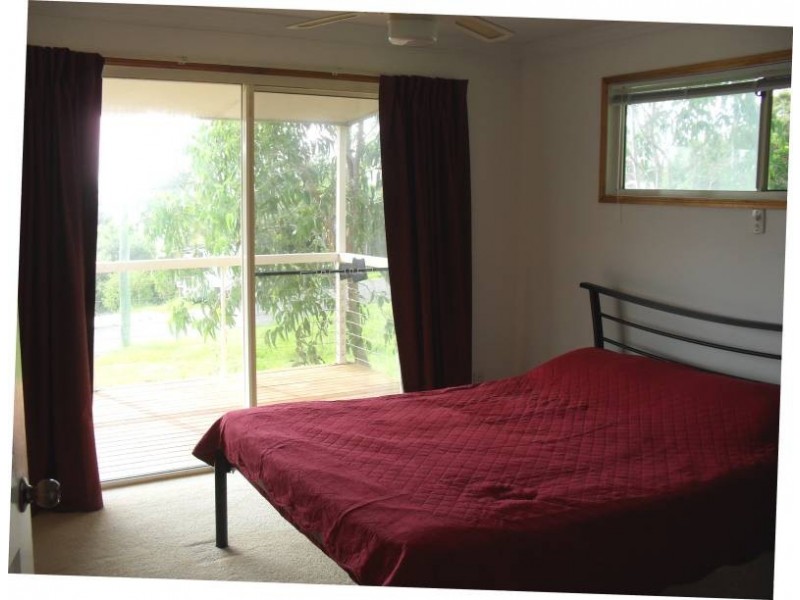 1 Koonwarra Parade, Macleay Island QLD 4184
