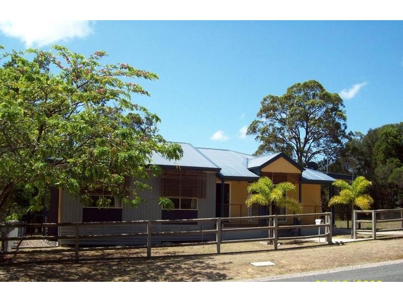 13 Pelican STREET, Macleay Island QLD 4184