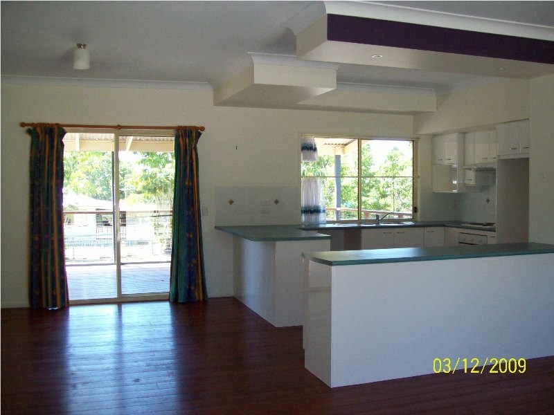 13 Pelican STREET, Macleay Island QLD 4184
