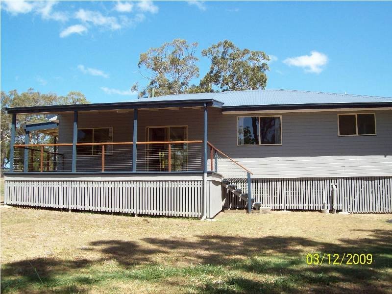 13 Pelican STREET, Macleay Island QLD 4184