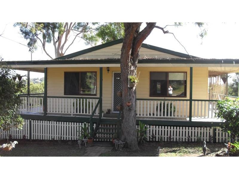 22 Calm Waters Crescent, Macleay Island QLD 4184