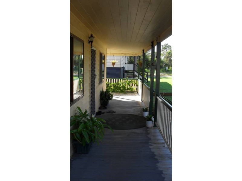 22 Calm Waters Crescent, Macleay Island QLD 4184