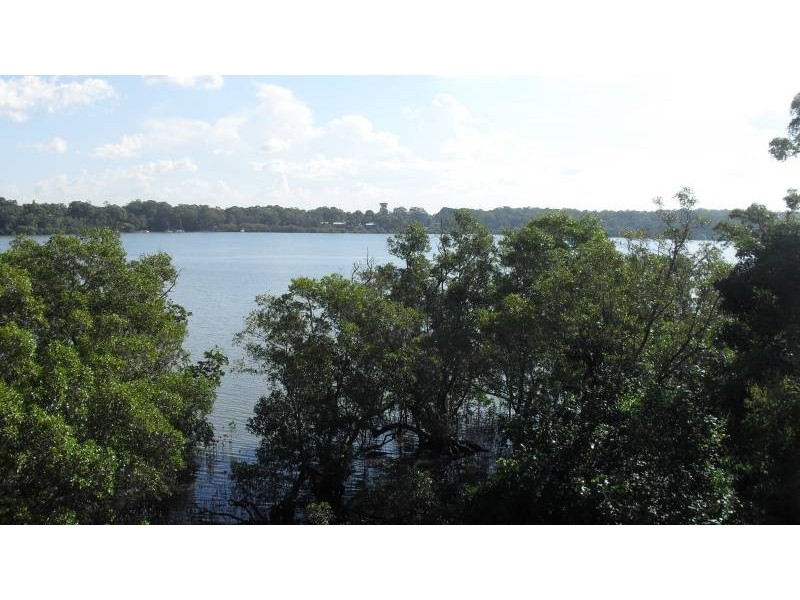 22 Calm Waters Crescent, Macleay Island QLD 4184