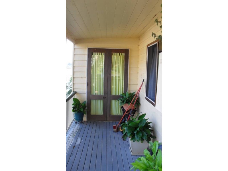 22 Calm Waters Crescent, Macleay Island QLD 4184