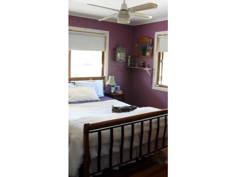 22 Calm Waters Crescent, Macleay Island QLD 4184