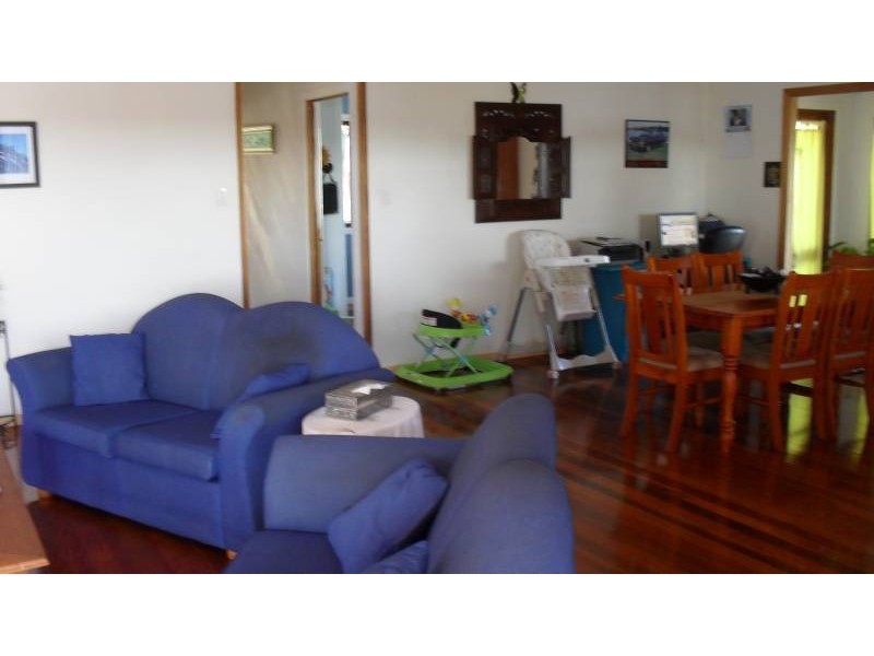 22 Calm Waters Crescent, Macleay Island QLD 4184