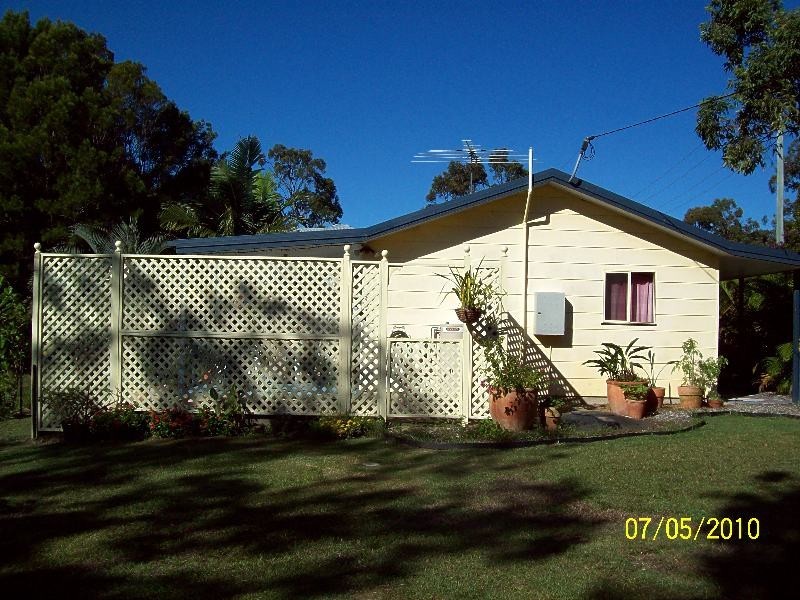 2 Heath Street, Macleay Island QLD 4184