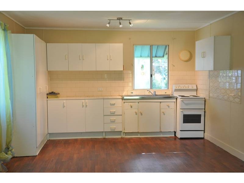 181 High Central Road, Macleay Island QLD 4184