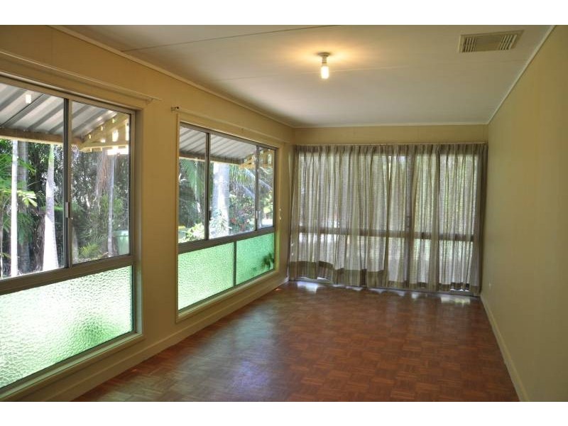 181 High Central Road, Macleay Island QLD 4184
