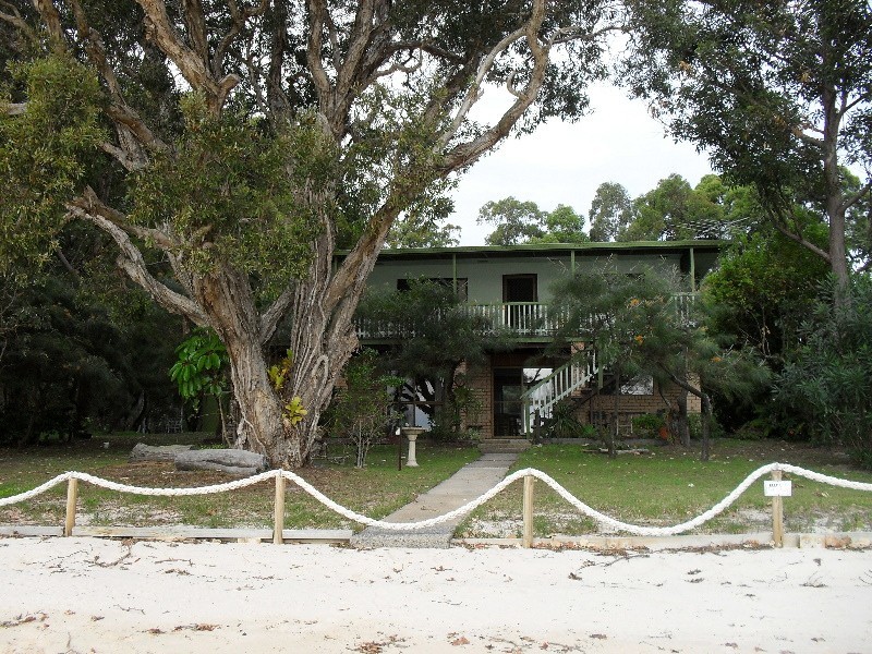 53 Coast Road, Macleay Island QLD 4184