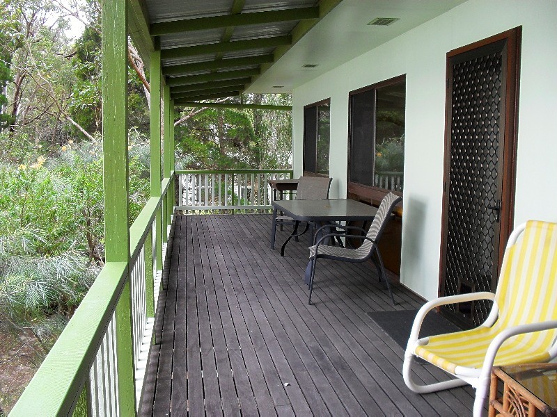 53 Coast Road, Macleay Island QLD 4184