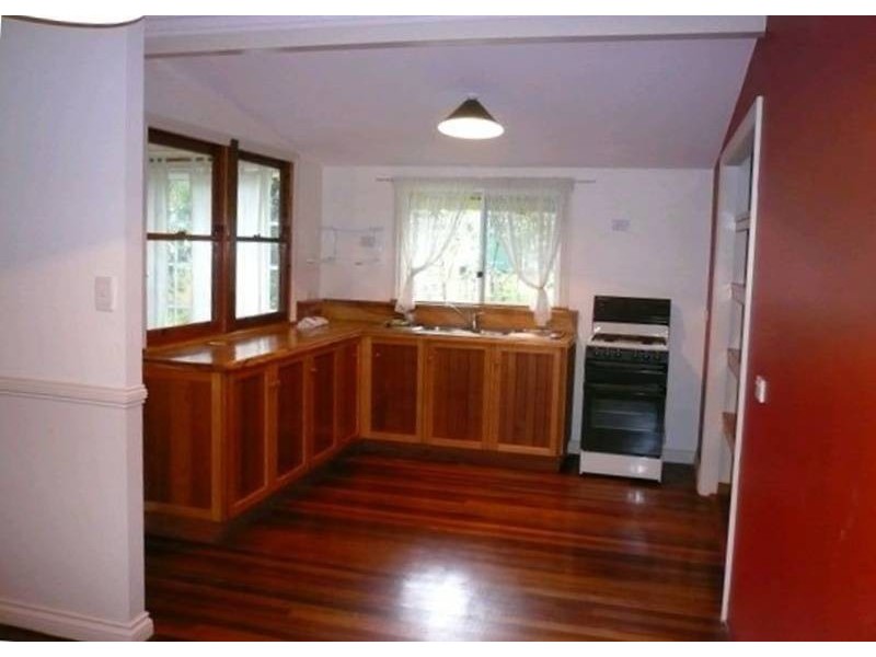28 Vine Street, Macleay Island QLD 4184