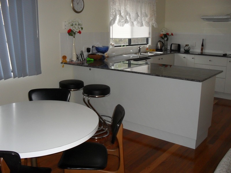 1 Dinjerra Street, Macleay Island QLD 4184