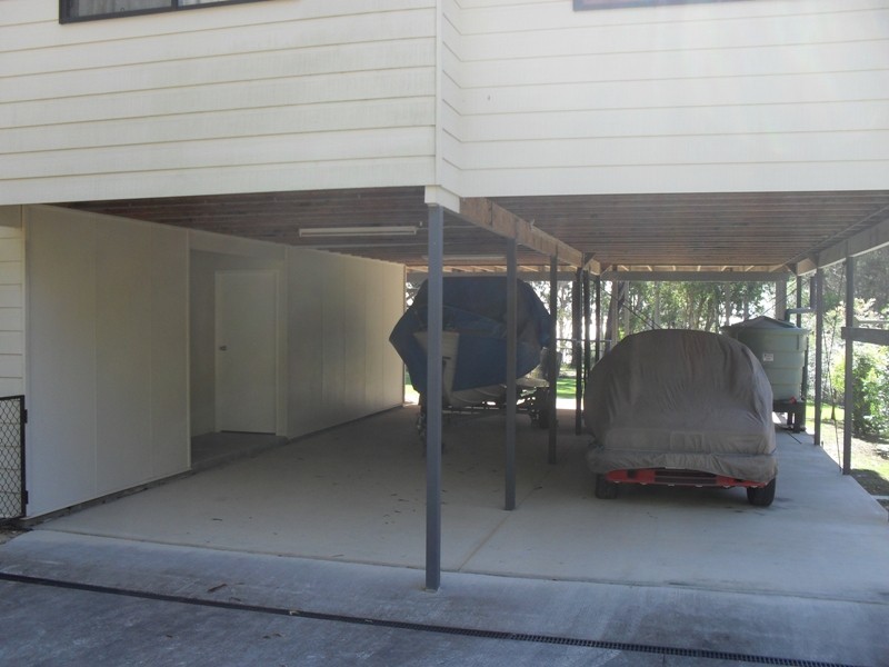 1 Dinjerra Street, Macleay Island QLD 4184