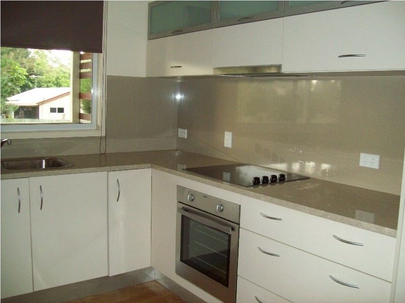 4 Hamilton Parade, Macleay Island QLD 4184