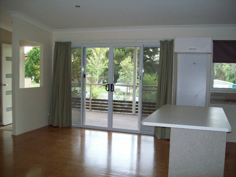 4 Hamilton Parade, Macleay Island QLD 4184