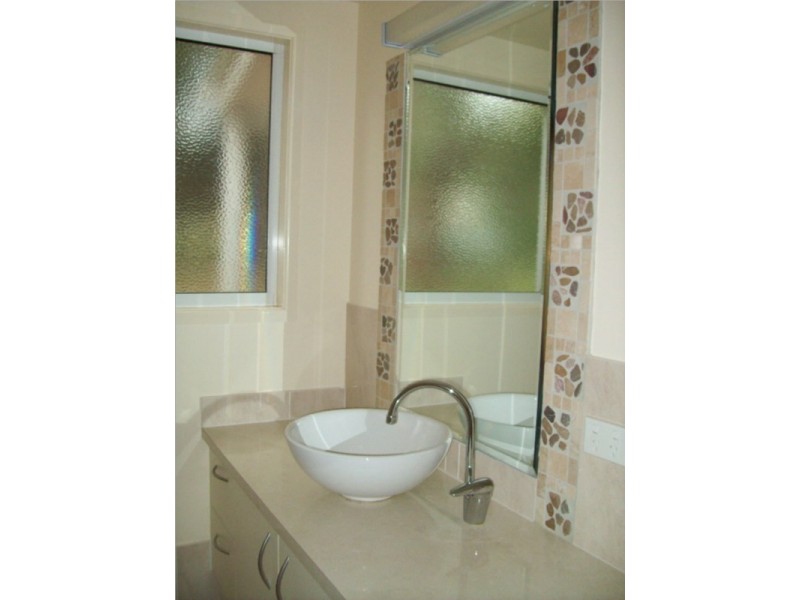 4 Hamilton Parade, Macleay Island QLD 4184