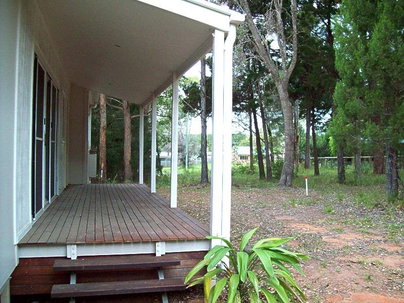 4 Hamilton Parade, Macleay Island QLD 4184