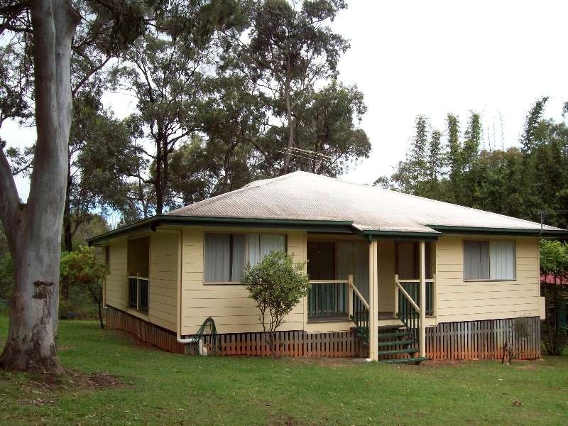 8 Blue Water Crescent, Macleay Island QLD 4184