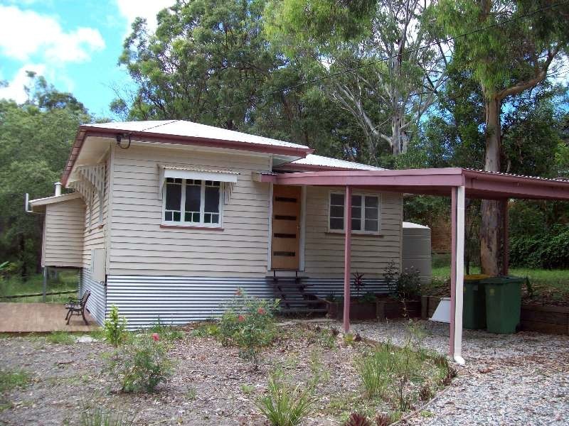 70 High Central Road, Macleay Island QLD 4184