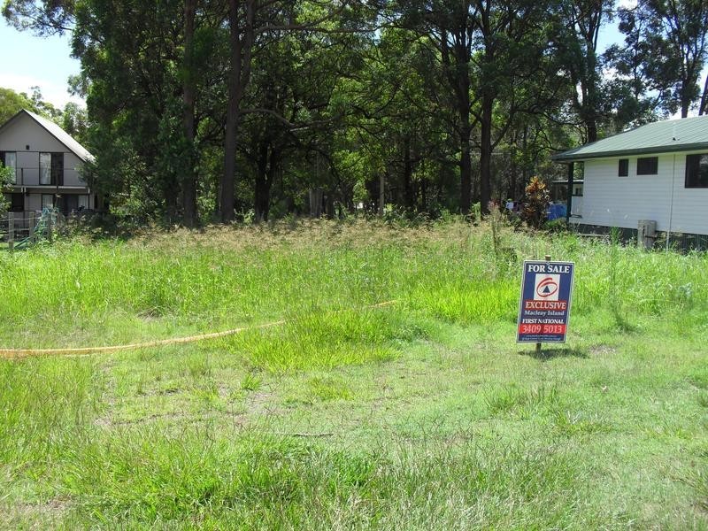 7 Noon Muckle, Macleay Island QLD 4184