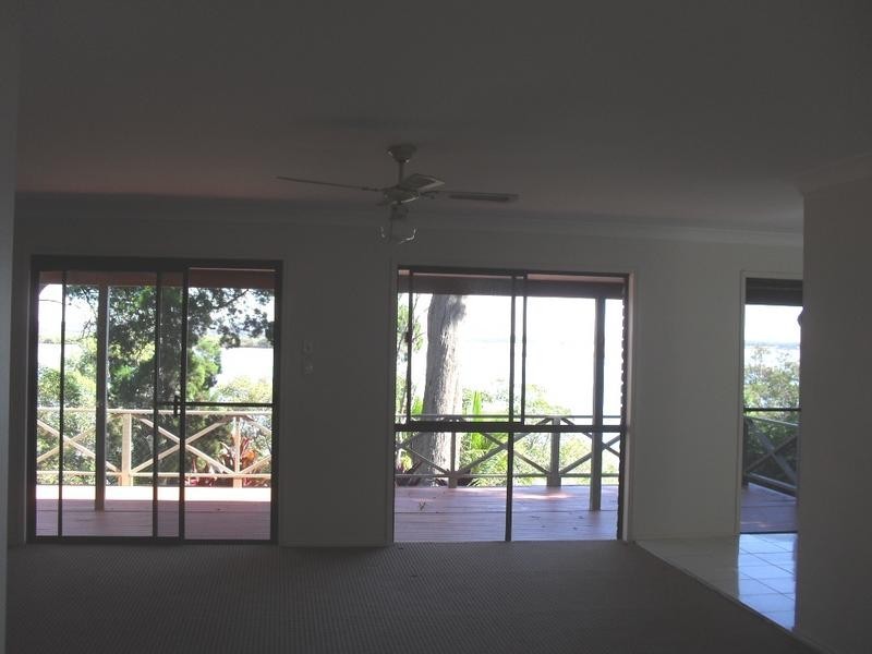 29 Coast Road, Macleay Island QLD 4184