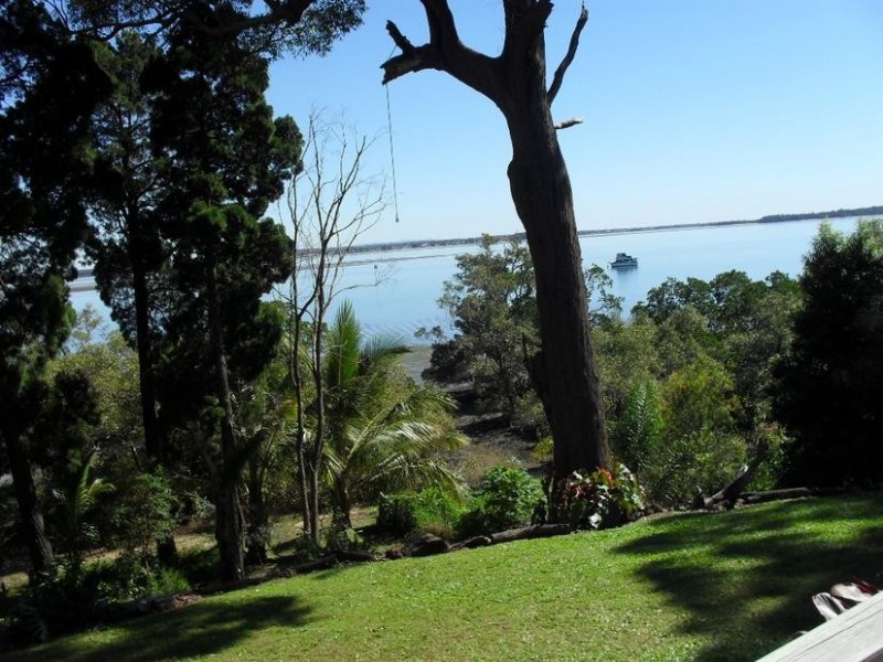 29 Coast Road, Macleay Island QLD 4184